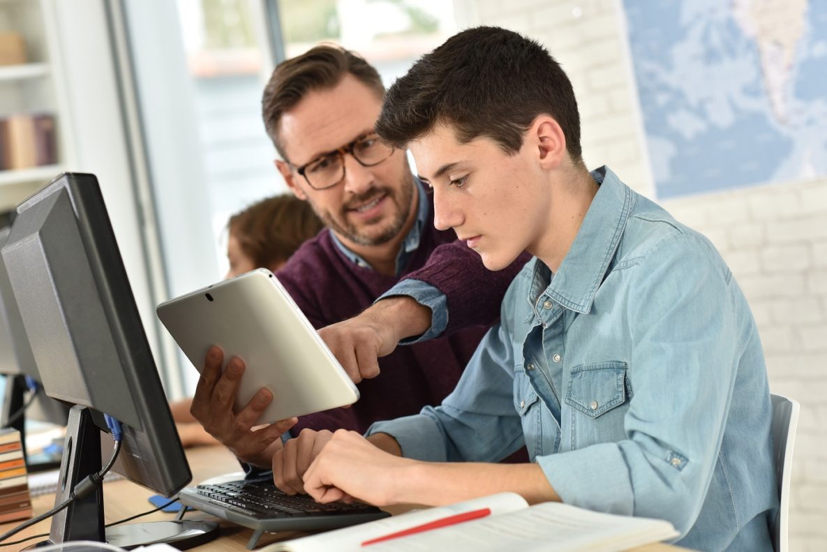 Faut-il sortir son enfant du foyer fiscal ?